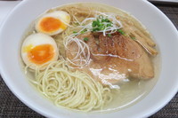 「塩らぁ麺＋味玉」@麺や金時の写真