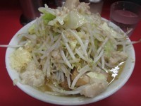 「小豚（ヤサイニンニクアブラ）」@ラーメン二郎 桜台駅前店の写真