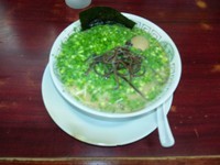 「ねぎラーメン+味玉+替え玉無料券（８５０円）」@博多長浜らーめん 楓神の写真