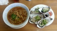 「かけ蕎麦with活牡蠣(4個)」@MENYA 食い味の道有楽の写真