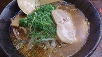 「赤味噌ラーメン（650円）＋大盛り（0円）」@萬○屋 川崎店の写真
