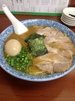 「大門ラーメン こってり 味玉チャーシュー入り」@ちょっと美味しい中華食堂 大門の写真