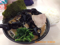 「豚骨味噌680円＋キクラゲ100円とライス大100円」@豚骨番長 日ノ出町店の写真