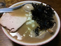 「≪９月限定≫凌駕ブレンド　にぼ山金四郎＋味玉：ｃｐ＋替玉」@らあめん 寸八 総本店の写真