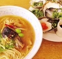 「かけ蕎麦with活牡蠣+秋の香り」@MENYA 食い味の道有楽の写真