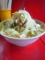 「ラーメン（やさい、アブラ）」@ラーメン二郎 三田本店の写真