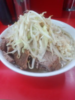 「ぶた入りラーメン（野菜・ニンニク・アブラ）750円」@ラーメン二郎 松戸駅前店の写真