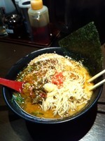 「黒だるまらぁ麺」@だるまのめ 池袋西口店の写真