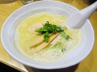 「鶏白湯ＳＯＢＡ（並）」@銀座 篝の写真