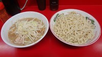 「ラーメン（650円）＋つけ（50円）ニンニク」@ラーメン二郎 湘南藤沢店の写真