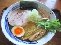 「琥珀そば（中太麺）」@自家製麺 琥珀の写真