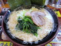 「醤油らーめん（大盛）」@横浜家系ラーメン たくみ家 牛久店の写真