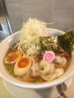 「ワンタンがめちゃくちゃうまい」@麺割烹 亀壱の写真