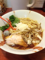 「〖7周年記念限定〗秋刀魚節と茸の醤油らーめん600円」@旬麺しろ八の写真