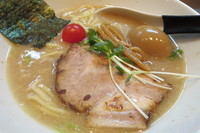 「しおらぁ＋味玉サービス」@麺 やまらぁの写真