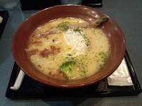 「白湯そば白」@麺巧 潮の写真