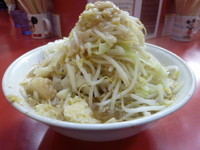 「小ラーメン（野菜ちょいマシ　ニンニク　アブラ　　タマネギW）」@麺屋 桐龍の写真