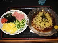 「黒酢しょうゆ冷し麺　490円」@日高屋 上野広小路店の写真