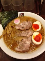 「特製ラーメン 大盛」@煮干しらーめん 三代目 玉五郎 梅田第三ビル店の写真