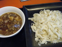 「つけ麺（一玉）300円+大盛チャンポン500円ほか」@めんけんの写真