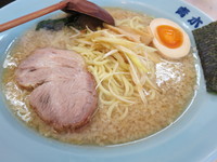 「醤油ラーメン小（麺固め脂多め）550円」@ラーメン青木亭 野田店の写真