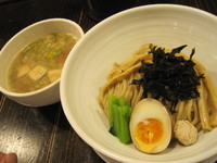 「濃厚鶏つけそば　750円」@吉田商店の写真