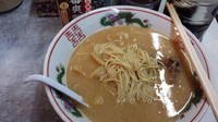 「こってり背脂豚骨ラーメン　600円」@中華そば 花京 京橋店の写真