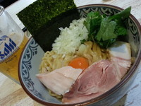 「濃厚たまごのまぜそば＋特製麦酒」@中華そば 四つ葉の写真