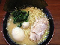 「ラーメン 味玉」@町田商店 横浜駅前店の写真