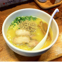 「白鶏らーめん」@鶏の穴の写真