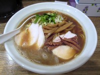 「烏賊干し鶏白湯醤油そば」@新橋 纏の写真