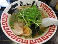 「黄金の塩麺 ７００円」@らーめん 布袋の写真