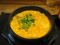 「ホルモンラーメン（赤）」@白寿の写真