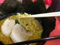 「海苔らーめん中」@らーめん 八の字屋の写真