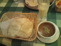 「マトンカレー＋チーズナン＋マンゴーラッシー」@洋食ダイニング ジョイマハールの写真