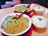 「こってりラーメン　ランチセット　７３０円」@天下一品 難波ウィンズ前店の写真