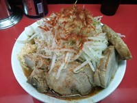 「辛ラーメン（並）＋小豚　700＋150＝850円」@びんびん豚の写真