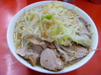 「ラーメン（にんにく）　６５０円」@ラーメン二郎 松戸駅前店の写真
