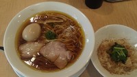 「味玉醤油そば【850円】　〆のスープ茶づけ」@Japanese Soba Noodles 蔦の写真