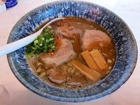 「醤油+真空低温調理チャーシュー3枚」@ラーメン超星の写真