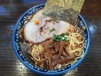 「中華そば（大盛）￥700円（＋100円）」@中華そば 山猫軒の写真