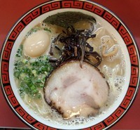 「マイルド豚骨（醤油）大盛・味玉」@中華そば 華丸の写真