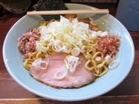 「油そば（特盛、ネギ多め）」@兎に角 松戸店の写真