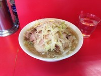 「ラーメン（麺すくなめ）」@ラーメン二郎 三田本店の写真