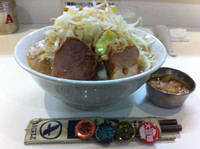 「ラーメン（200g、ヤサイアブラ）」@ラーメン荘 歴史を刻め 枚方の写真