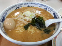 「味噌ラーメン大盛り＋味玉(６８０円＋１００円)」@鮫洲食堂の写真