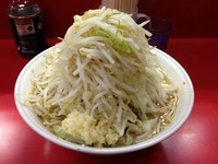 「小ラーメン（６５０円）ヤサイ・ニンニク・タマネギ」@麺屋 桐龍の写真