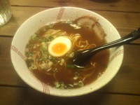 「あごしょうゆラーメン」@ラーメン本舗 まんだら屋の写真