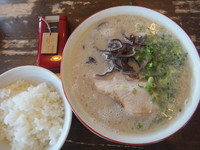 「ごはんセット700円(麺固め)」@長浜ラーメン 松吉の写真