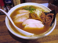 「烏賊干し鶏白湯醤油そば（大盛）+豚チャーシュー」@新橋 纏の写真